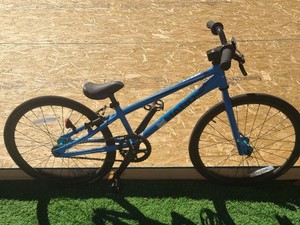bmxレーシング レース　レーサー　カーボンフォーク　ミニ　MICRO MINI Amazon | Mongoose Title Mini BMX レースバイク 20インチ
