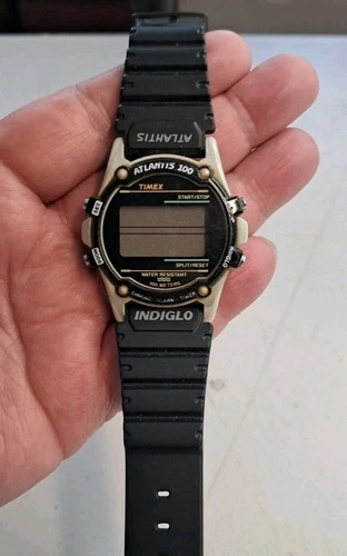 Vtg Timex Atlantis 100 Watch Indiglo Water Resistant Untested