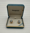 gold filled screw back Vtg Earrings Wedgewood England blue jasperware cameo 12k