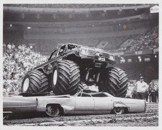 1983 Press Photo Monster Truck Bigfoot crushes cars at Rally at the Astrodome