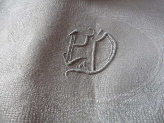 ANCIENNE NAPPE DAMASSE PUR LIN CREME"PO"OURLETS JOURS 165X225 CM - Photo 2/4