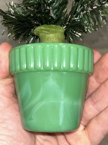 Vtg Pair Of 1940s Cellophane Christmas Trees With/ Akro Agate Jadite Bases & Box - Picture 14 of 20