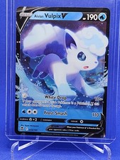 Pokémon TCG - Alolan Vulpix V #033/195 Ultra Rare SWSH12: Silver Tempest NM