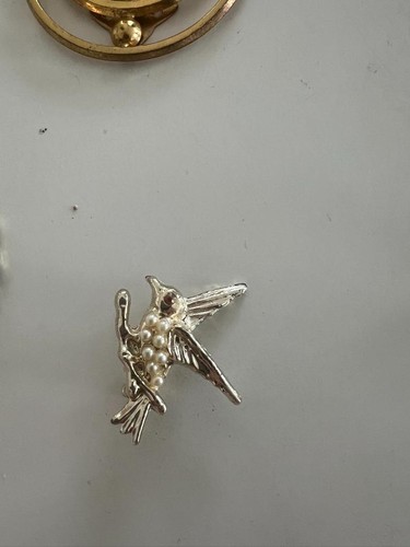 GORGEOUS VINTAGE GOLDTONE BROOCHES.  ALL REDUCED TO $15 EACH - Picture 8 of 11