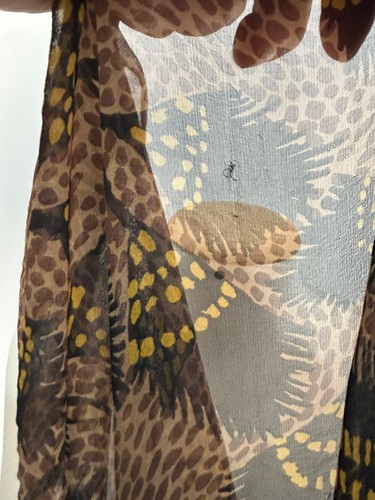 S13# Burberry Shawl Silk multicolore 52/52 inch has pulls - Picture 8 of 9