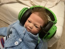 Headphones There Broken But Loved By Many 👍