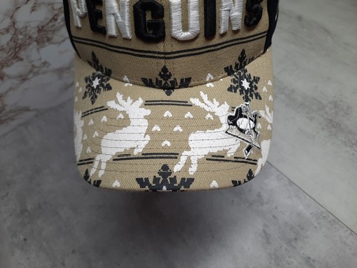 Raro cappello a tema natalizio Zephyr Pittsburgh Penguins ricamato Spellout - M/L - Foto 3 di 12