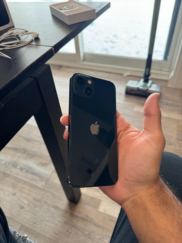 Apple iPhone 13 - 128GB - Midnight (Unlocked) (CA) - Photo 3 sur 6