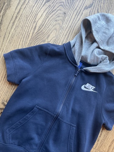 Nike Boys hooded vest size S - Picture 3 of 4