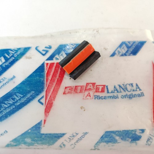 Dübel Windschutzscheibe Fiat Bravo - Brava - Marea Original 46456428 - Picture 1 of 6