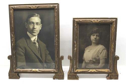 2 alte antike bestickte Glasrahmen Fotos Mann und Frau   - Bild 1 von 5