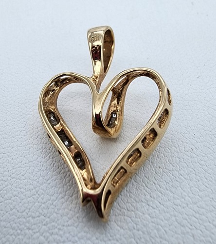 10k .417 Yellow Gold .155 ctw Diamond Baguette Ribbon Heart Pendant Au 2469 - Picture 9 of 13
