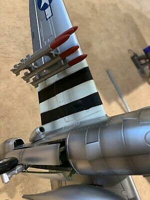 The Ultimate Soldier XD P-38 Lightning Interceptor 1/18 The Ultimate Soldier XD P-38 Lightning Interceptor 1/18