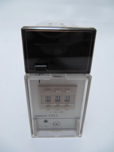 (NEW) Omron Temperature Controller E5E4-C90J - Picture 3 of 6