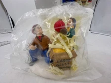 Department 56-Snow Village - Holiday Helper 2.5" Christmas Lane - 4036572