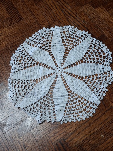 Vintage Crocheted Round Doily, White, 10", Star Pattern, - Picture 2 of 5