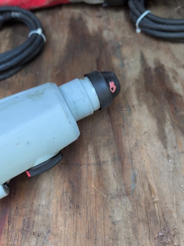 Milwaukee 5262-21 8 Amp Corded 1" SDS D-Handle Rotary Hammer - Picture 11 of 11
