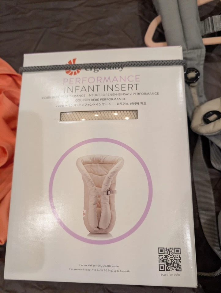 Переноска Ergobaby и оригинальная вставка для младенцев 7-12 фунтов. - Изображение 2 из 4
