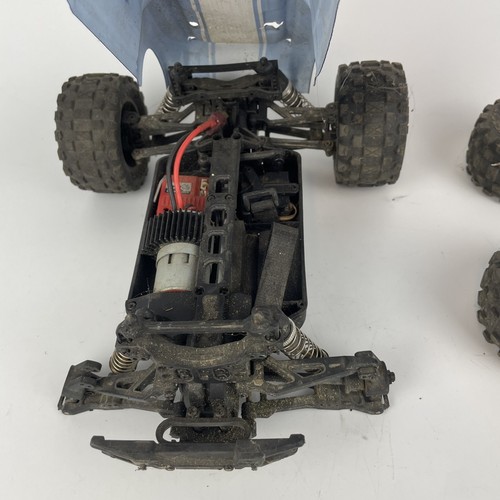 Redcat Racing Volcano 16 1/16 Scale 4WD Brushed RC Monster Truck 2.4GHz - Picture 2 of 8