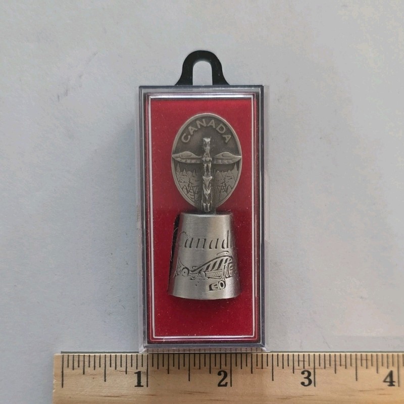 Canada Pewter Totem Pole Collectible Souvenir Thimble Contemporary Original