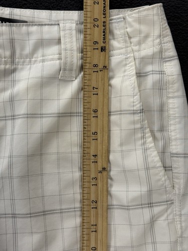 Lee Dungarees Cargo Shorts 32 White Plaid Flat Front Stretch Outdoor Zip Pockets - Picture 9 of 10