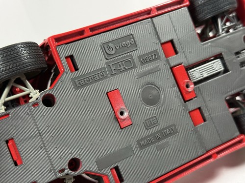 Burago 1/18 Scale Die Cast Model Ferrari F40 Evoluzione - Red - Picture 12 of 12