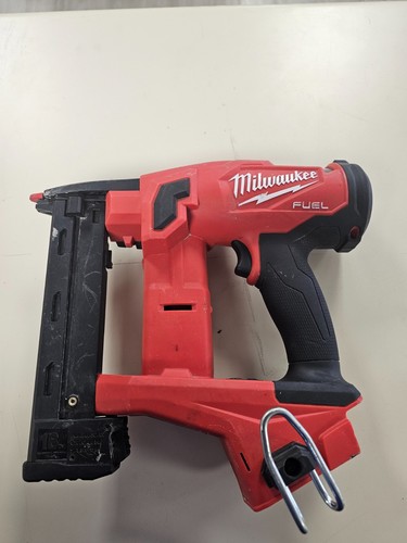 Milwaukee 2749-20 M18 Fuel 18 Gauge 1/4" Schmalkrone Tacker - Bild 1 von 7