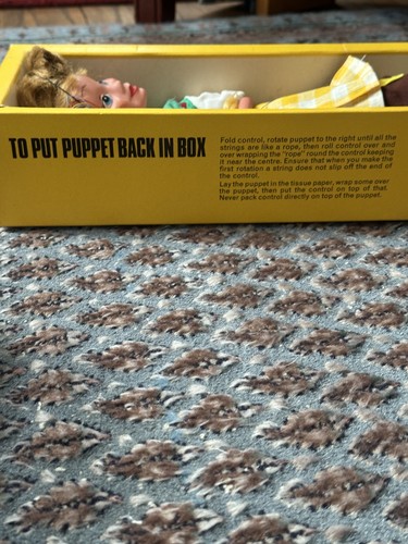 Vintage Pelham Puppets Gretel String Puppet Wooden Marionette ~ Original Box - Picture 3 of 18