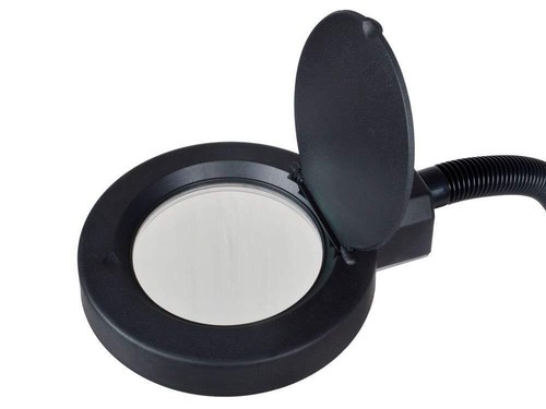 Magnifying Lens Big Size with Flexible Stand & Tube Light CAN BE AS A Study LAMP - Picture 5 of 8