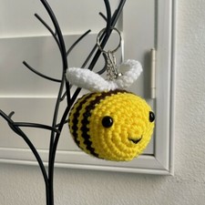 Handmade Crochet Bee Keychain/Crochet Bee/ Stuffed Animal Bee Plush SGZ068