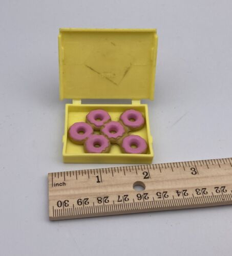 Muñeca Barbie DONUTS HELADOS ROSAS en Caja Accesorios Alimentos de Repuesto De Colección - Imagen 2 de 3