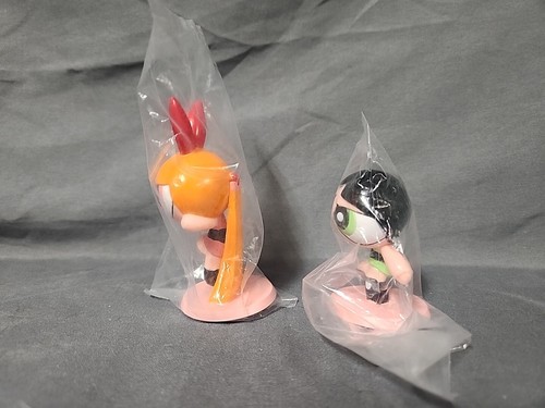 2000 Powerpuff Girls Blossom & Bubbles PVC Figuren Tortenaufleger - Bild 2 von 7