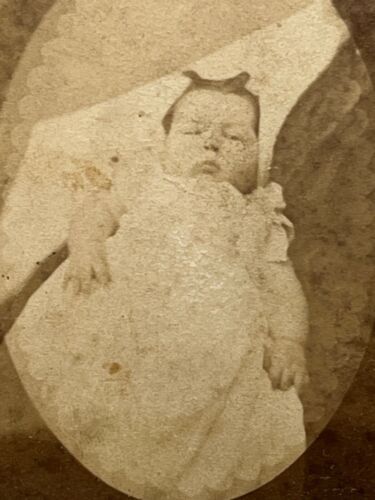 Antique Baby Strange Post Mortem? Hidden Mother? CDV Photo - Picture 2 of 3