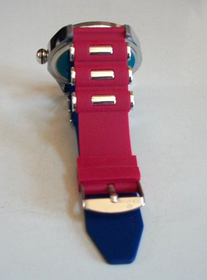 Men's silver, red & blue silicone band fashion casual hip hop watch - Image 4 of 4