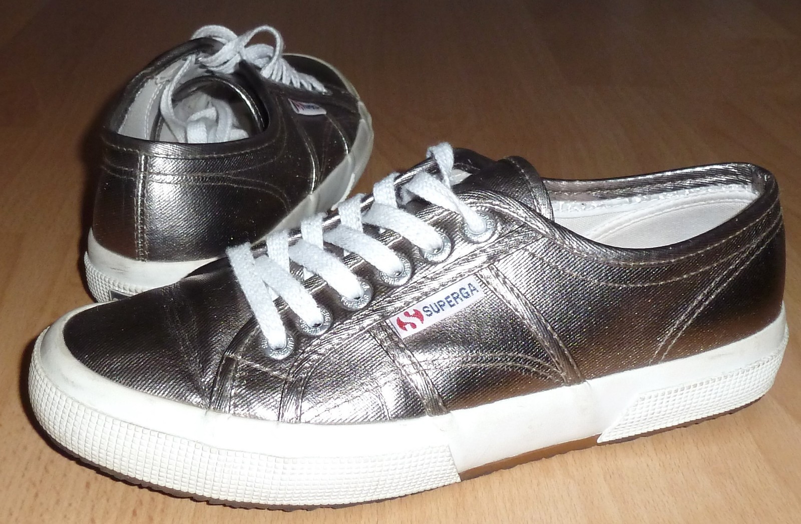 Superga Sneaker silber metallic Style S002HG0 Gr:39,5 unisex Top Superga Sneaker silber metallic Style S002HG0 Gr:39,5 unisex Top