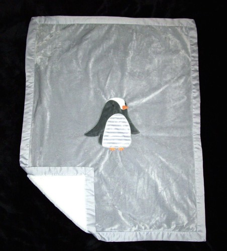 Lamm & Efeu applizierte Pinguin Babydecke grau pelziger Rücken Satinborte Sicherheit  - Bild 1 von 2