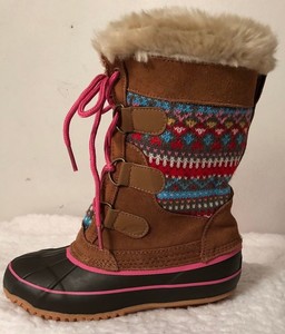 khombu suede sweater accent duck boots