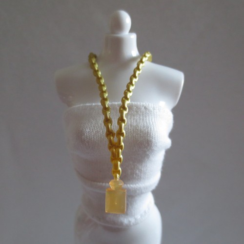 NUOVO Barbie Style Glam Nikki Bambola Oro Opaco Collana Lunga Gioielli - Foto 2 di 3