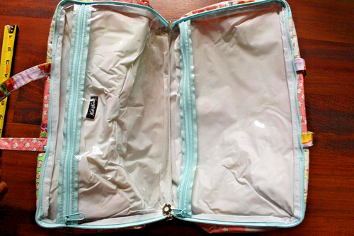 Nick & Nora Cosmetic Travel Makeup Bag Quilt Pattern Color Fun Illustration  - Bild 7 von 9