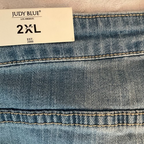 NWT Judy Blue Light Wash Cropped Flare Jeans Frayed Hem Womens Size 2XL - Picture 6 of 7