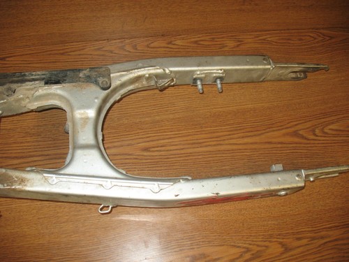 1993 XR200R SWING ARM ASSEMBLY HONDA XR 200 R 52100-KT0-870 - Picture 11 of 11