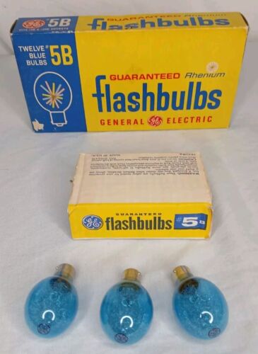 Vintage General Electric GE 5B Blue Camera Flash Bulbs - 3 Bulbs Total - Picture 2 of 16