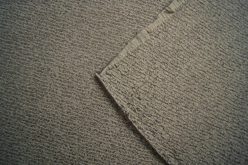 3/4 Yard Green Weave Polyester Blend Fabric 33" X 60" - Image 2 of 3