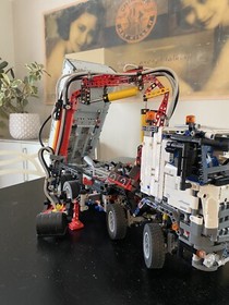 LEGO TECHNIC #42043 MERCEDES-BENZ AROCS  3245-SET (Was built; fully functional) 