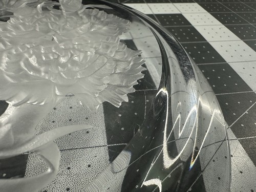 Plato de Coleccionista Hoya Cristal Grabado "Flor del Mes de Mayo" T. Yamamoto - Imagen 8 de 9