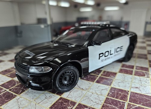 WELLY 2016 POLICE DODGE CHARGER PURSUIT V8 HEMI 1/24 SCALE DIECAST MODEL CAR - Picture 19 of 20