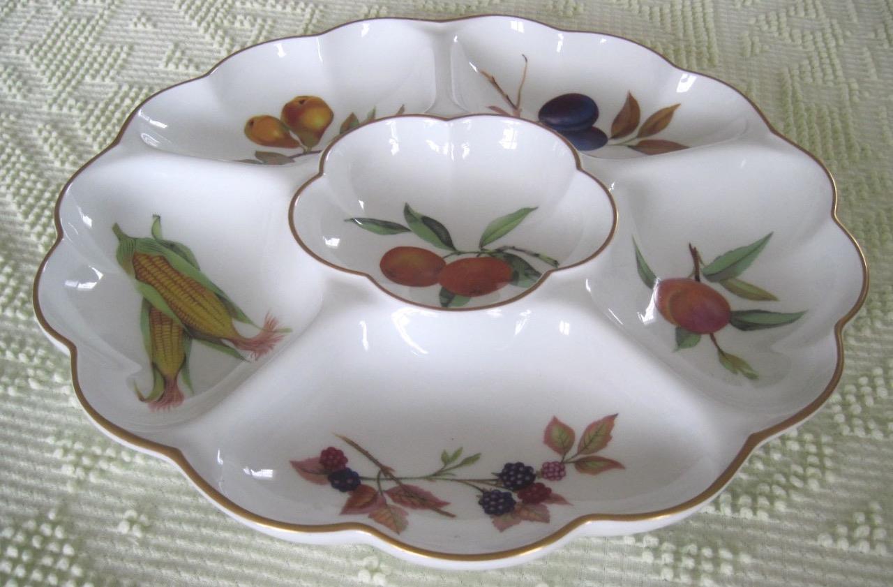 Royal Worcester Evesham 13.5 Inch Gold-Trimmed 6-Section Chip and Dip Serving Dish  -image