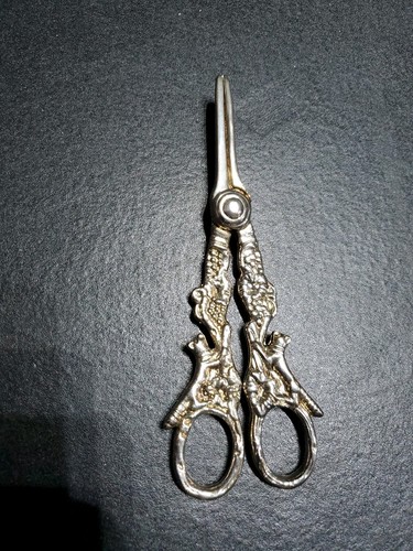 Antique Silver Plated Grape Shears Fox Handle Scissor Ornate Foxes Vines Vintage - Bild 3 von 14