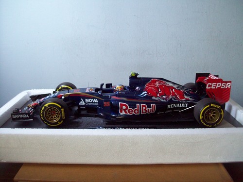 1/18 MINICHAMPS 117 150055 SCUDERIA TORO ROSSO STR10 2015 CARLOS SAINZ Jr - Picture 2 of 9