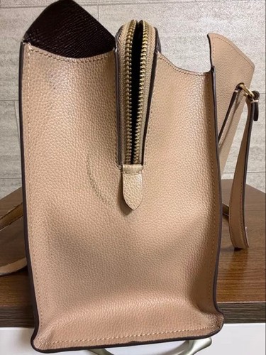 Bolso Tote Coach Cuero Beige Usado, Interior Tela Marrón - Imagen 10 de 12